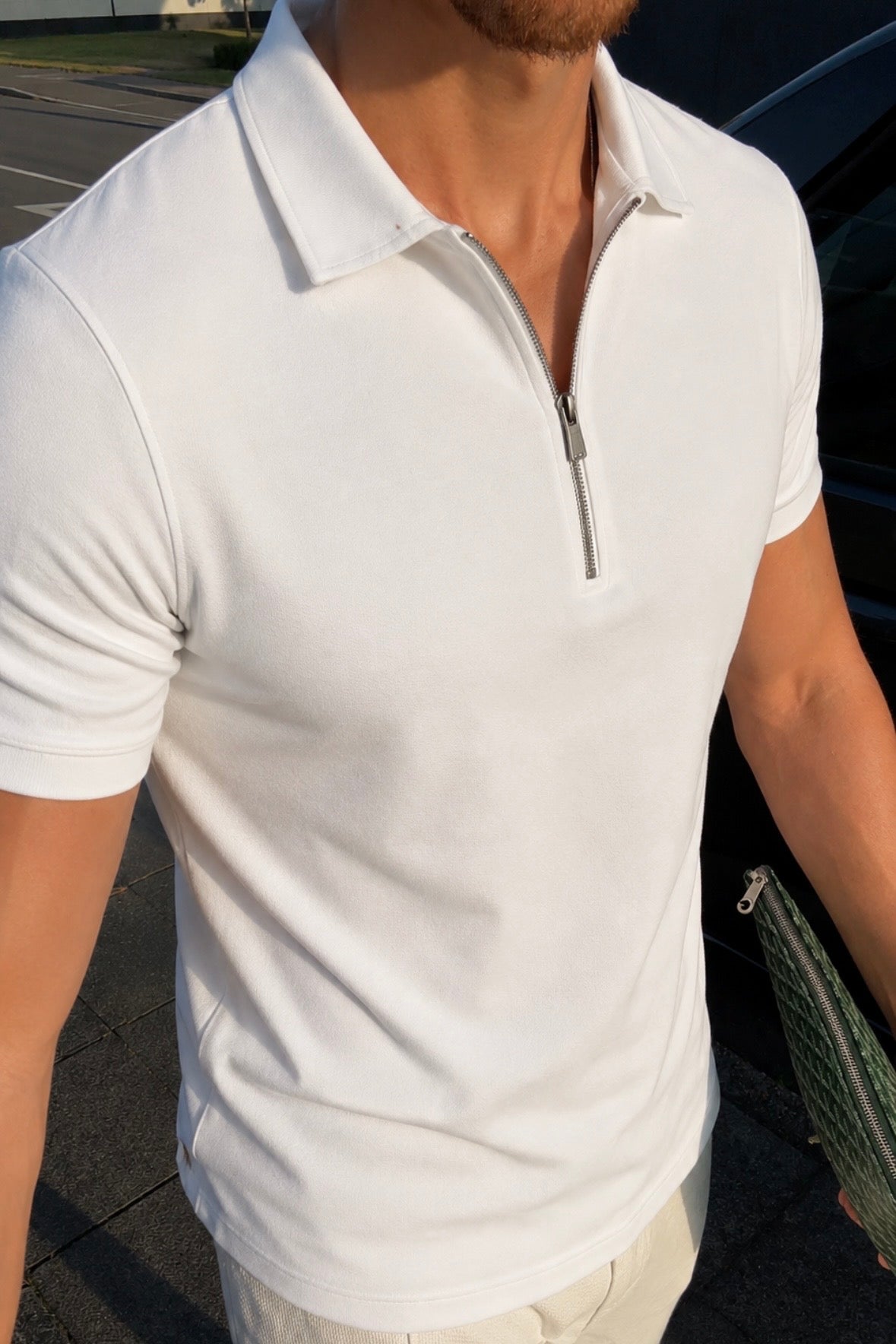 Weißes Polo-Shirt
