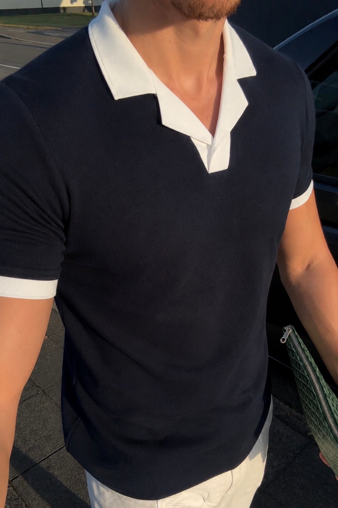 Dunkelblaues Polo-Shirt